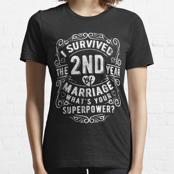 Regalo divertido de aniversario de boda 2 años Regalo de matrimonio Camiseta esencial