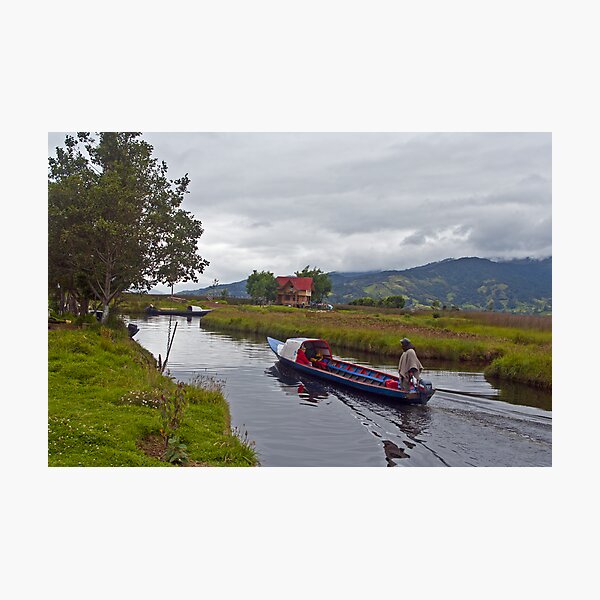 Vista previa del artículo con la obra «Laguna de la Cocha, Pasto, Columbia.», diseñado y vendido por bulljup.