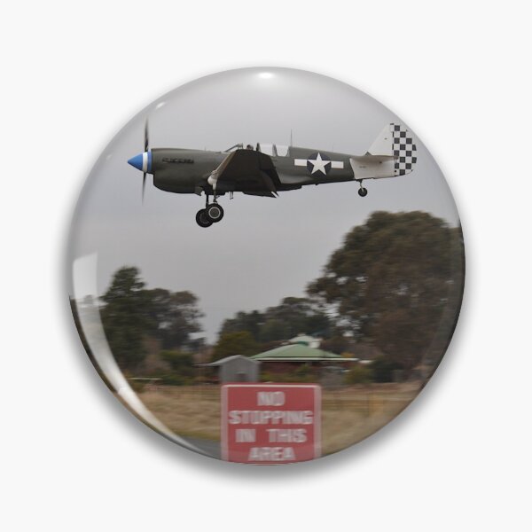Artikelvorschau, 2019 Temora - Kittyhawk VH-PFO über Straße entworfen und verkauft von muz2142.