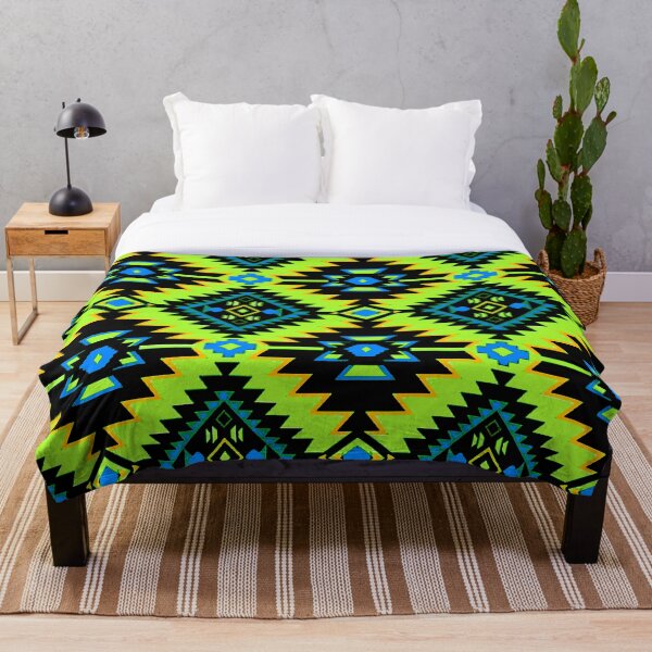 Artikelvorschau, Trendy Green Aztec pattern entworfen und verkauft von Nomades.
