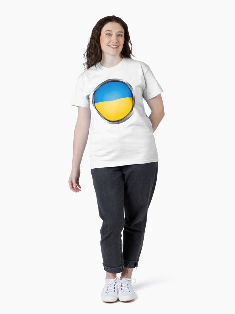 Thumbnail 4 von 7, Classic T-Shirt, Ukraine Flagge runder Metallrahmen designt und verkauft von mattpanta.