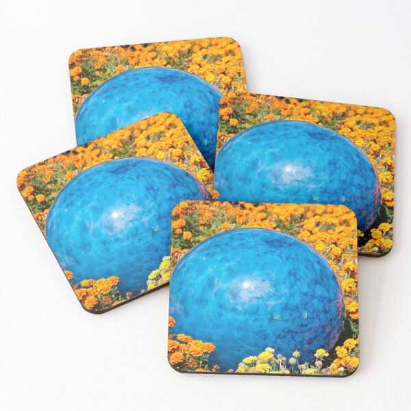 Aperçu de l'œuvre Blue Glass Globe créée et vendue par PrettySickArt.