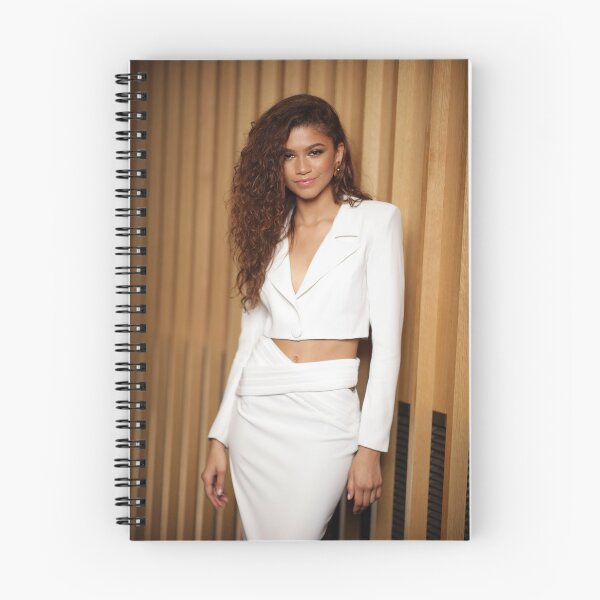 Artikelvorschau, Zendaya entworfen und verkauft von ren.