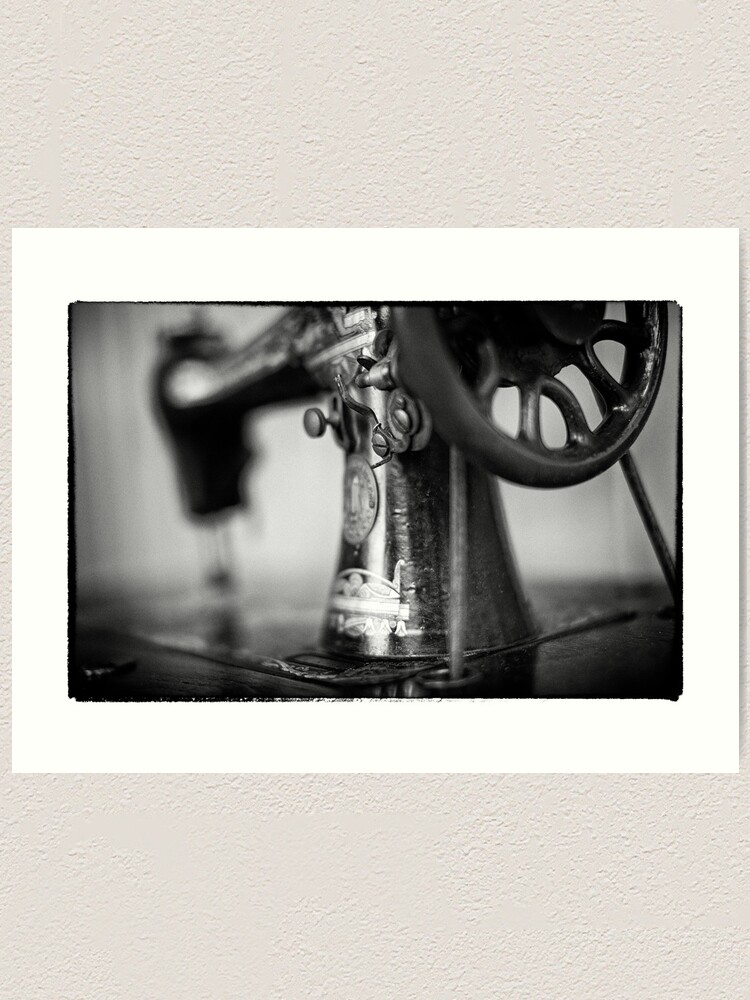 "Vintage Singer Sewing Machine" Art Print by Xpresso Redbubble