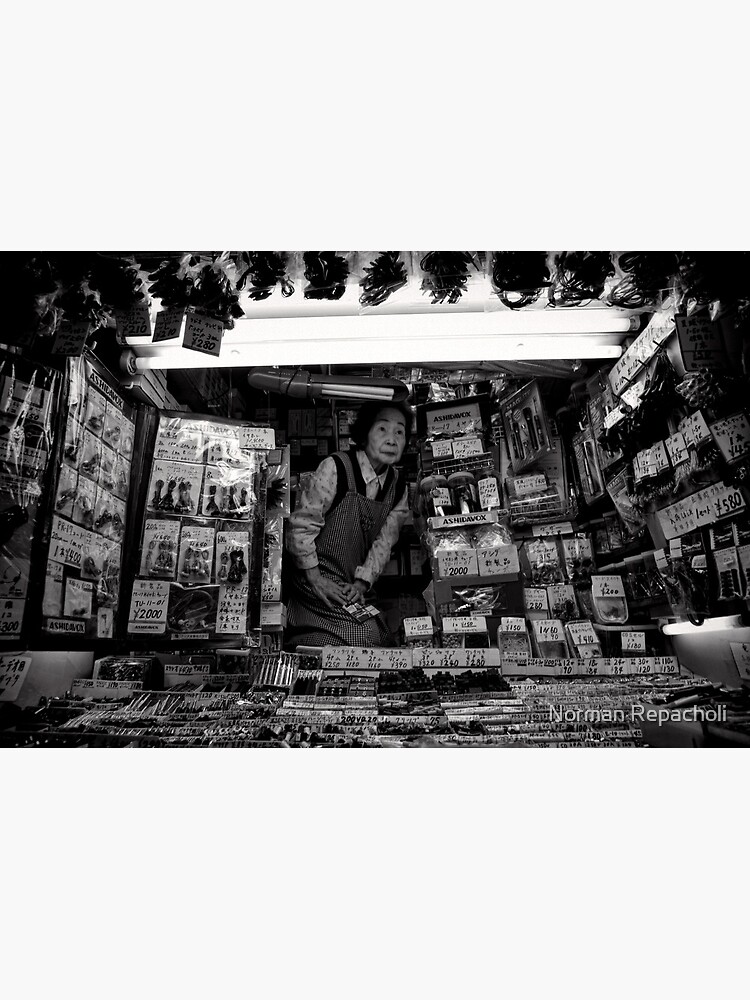 Electronics Lady – Japan by keystone