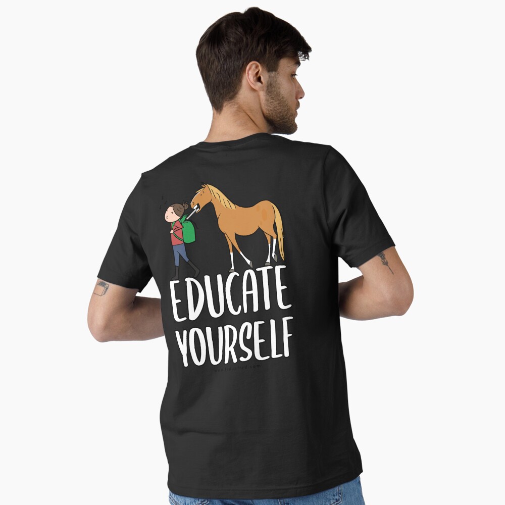 Aperçu de l'œuvre T-shirt essentiel créée et vendue par jannekoekie.