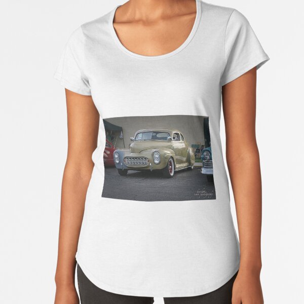 A Piece of Gold Premium Scoop T-Shirt
