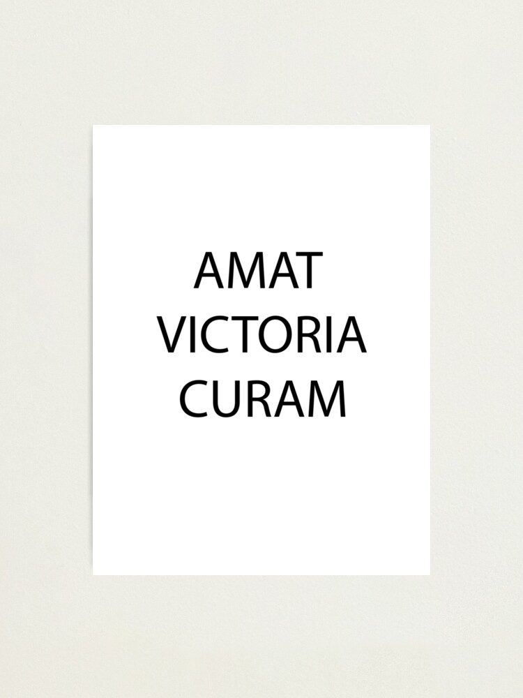 Amat victoria curam ударение