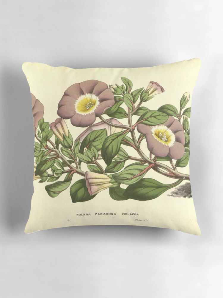 Aperçu 3 sur 4. Coussin avec l'œuvre Flore des serres et des... créée et vendue par Rodeoclash.