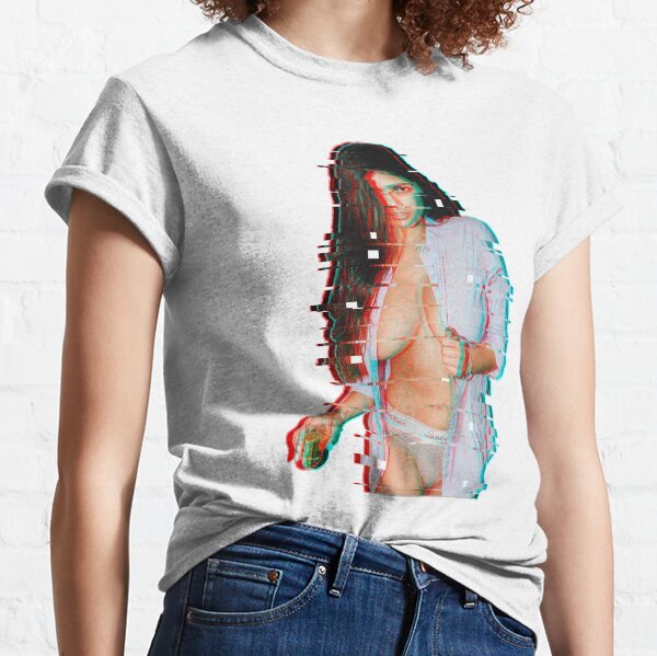 mia khalifa glitched oeuvre d'art T-shirt classique