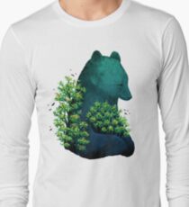 Umarmung der Natur Langarmshirt