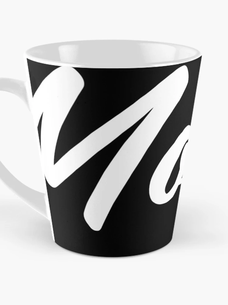 Aperçu 3 sur 4. Mug à café avec l'œuvre Mogul Script Wht créée et vendue par Tee4Daily.