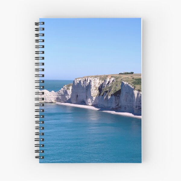 Aperçu de l'œuvre Falaises d’Etretat créée et vendue par Design Minds Boutique.