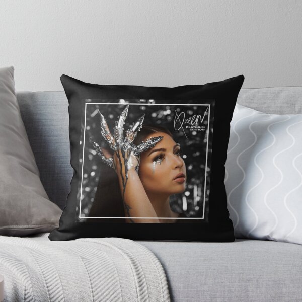 Eva Queen Merch Coussin
