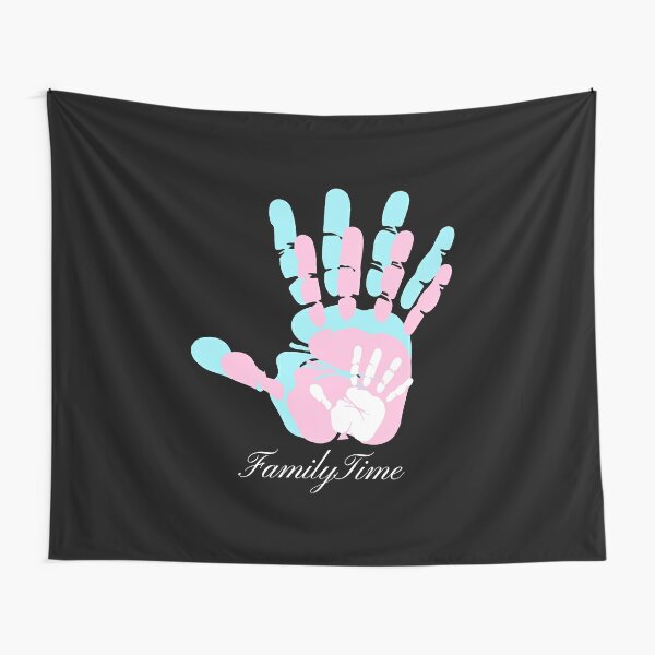 Hande Familienzeit 4 Kopfige Familie Dunkles Thema Wandbehang Von Missingyoudzgns Redbubble