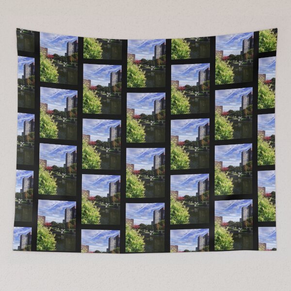 Artikelvorschau, Sommer in der Stadt, Landschaftsfotografie von Courtney Hatcher entworfen und verkauft von cghatcherart.