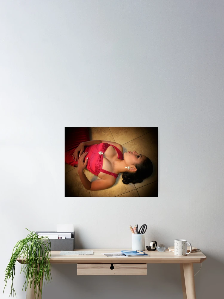 Imagen 2 de 3, Póster con la obra Red, diseñada y vendida por Rita H. Ireland.