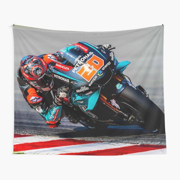 Fabio Quartararo passe dans un coin Tentures