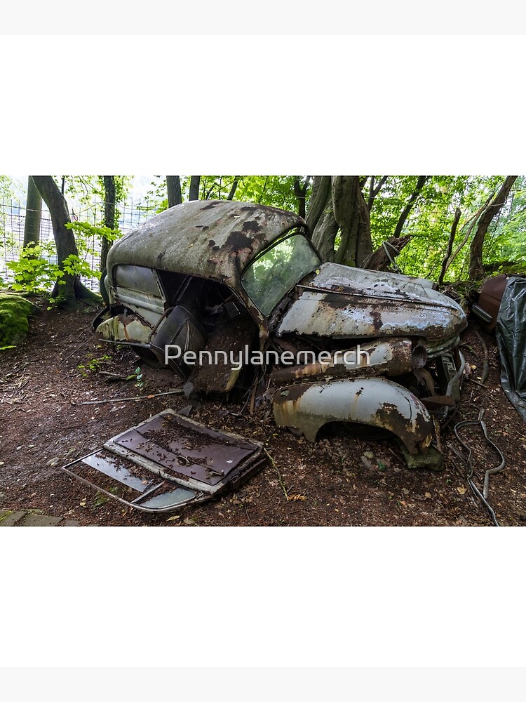 Póster «Coche viejo en el patio de la tumba, cementerio de coches.» de