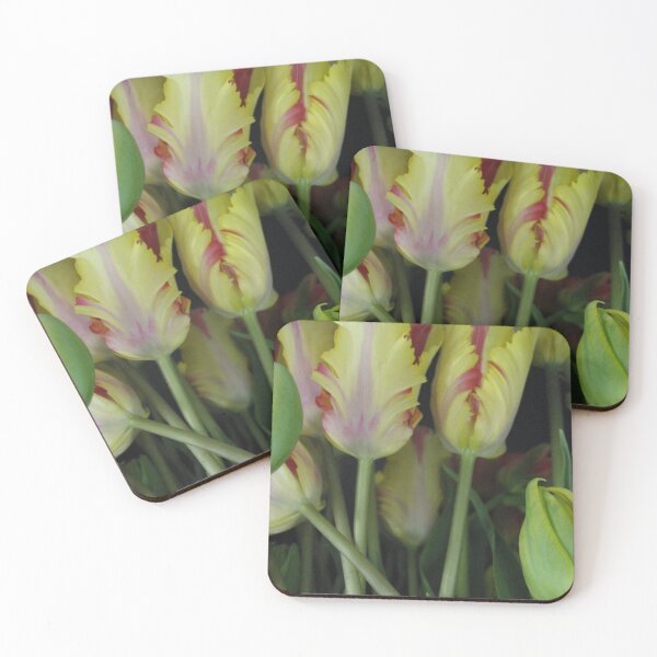 Artikelvorschau, Towering Tulips entworfen und verkauft von MarianBendeth.
