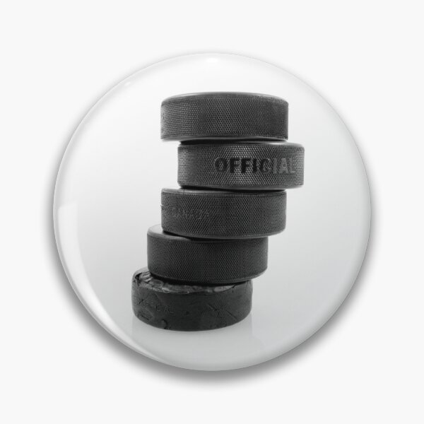 Artikelvorschau, Eishockey-Pucks entworfen und verkauft von Latch Farm Studios.