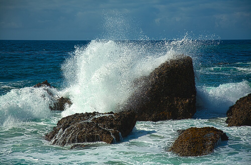 Waves Crashing On Rocks Description