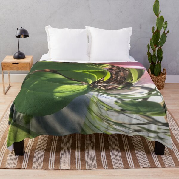 Artikelvorschau, Abstrakte Magnolie in der Sonne entworfen und verkauft von KesiaHosking.