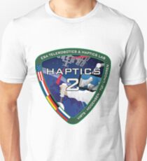 Haptics-2 Zweiter Versuch mit Kimiya Yui Logo Slim Fit T-Shirt