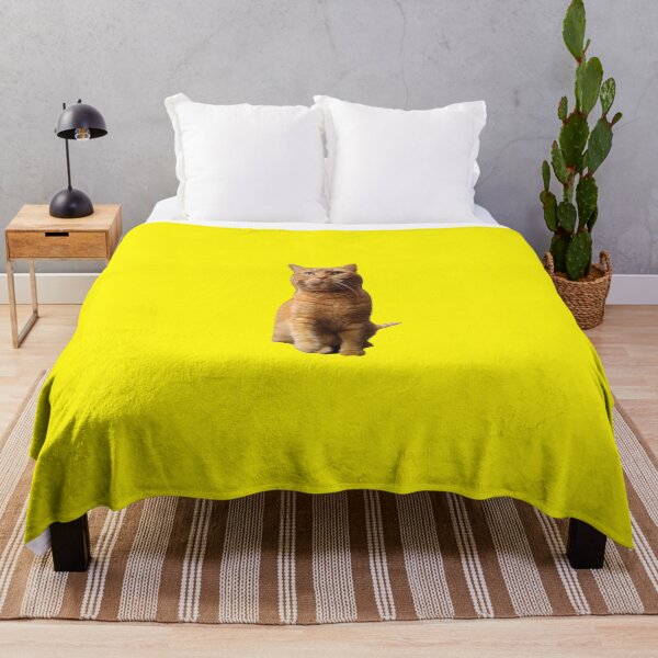 Artikelvorschau, Clyde die Katze auf gelbem Hintergrund entworfen und verkauft von Mitzika.