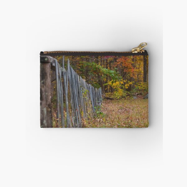 Aperçu de l'œuvre Along the Fence créée et vendue par WisePhoto.