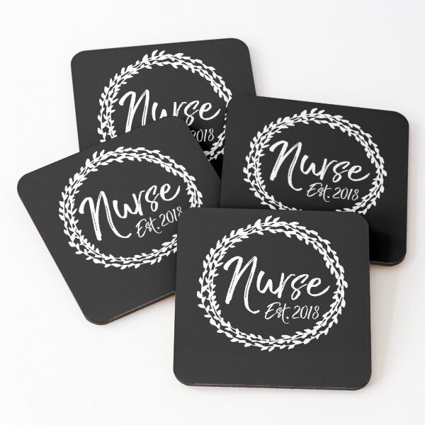 Aperçu de l'œuvre Nurse Est. 2018 Flower Circle Cute Nursing Gift créée et vendue par TNDesignStudio.