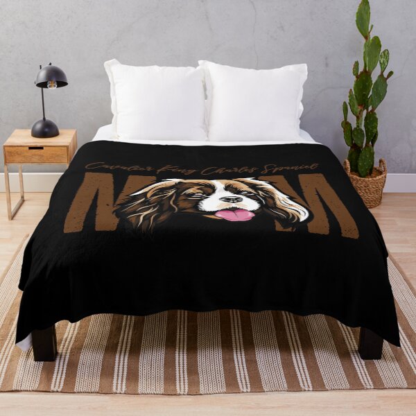 Artikelvorschau, Cavalier King Charles Spaniel Mutter, Dog Mom Shirt, Geschenkidee für Cavalier King Charles Spaniel Besitzer, Slim Fit T-Shirt entworfen und verkauft von ayotees.