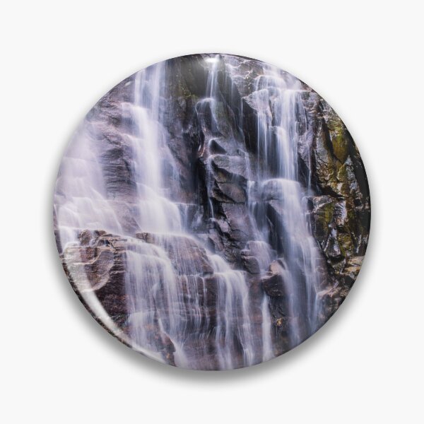 Artikelvorschau, Hickory Nut Falls entworfen und verkauft von Zina Stromberg.
