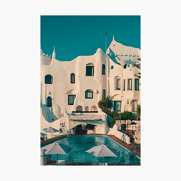 Artikel-Vorschau von Weiße Gebäudearchitektur Punta del Este Uruguay, designt und verkauft von agarciadezign.