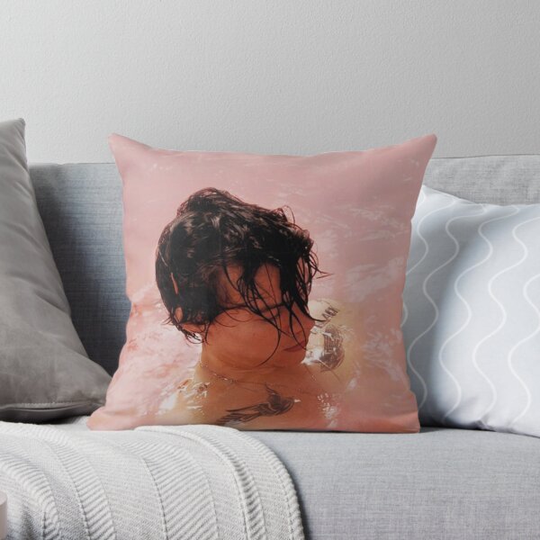 swimming harry pink water Throw Pillow