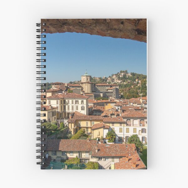Artikelvorschau, Luftaufnahme der Stadt Bergamo, Italien entworfen und verkauft von SMartin.