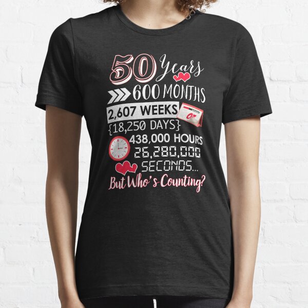 50 años de matrimonio - Pareja felizmente casada - Regalo de aniversario de bodas número 50 Camiseta esencial