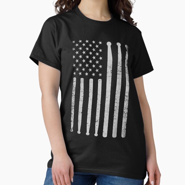 Vista previa del artículo con la obra «Vintage Drum Drummer USA American Flag Gift», diseñado y vendido por DailonisDumpji.