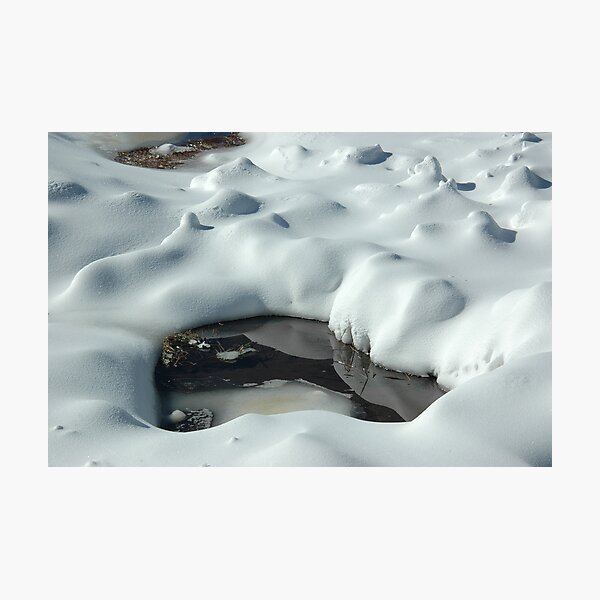 Artikelvorschau, Hole in the snow entworfen und verkauft von Antonia  Valentine.