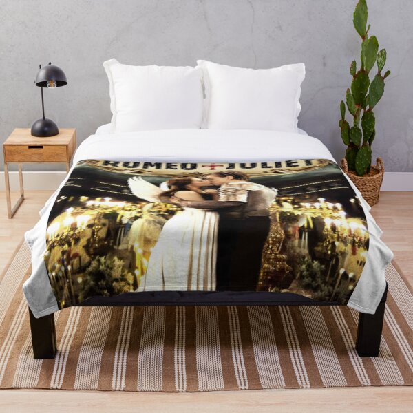 Romeo and Juliet Throw Blanket