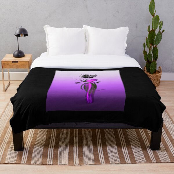 Artikelvorschau, Modemodellillustration in fuschia rosa, violettem Hintergrund entworfen und verkauft von PetaJaneDesigns.