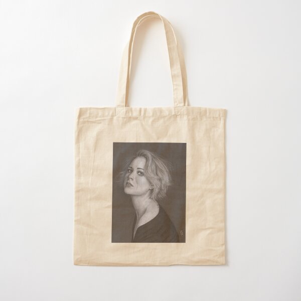 Keri Russell leather tote bag