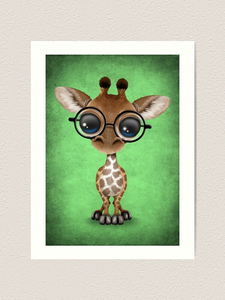 Impression Artistique Mignonne Curieuse Bebe Girafe Portant Des Lunettes Sur Vert Par Jeffbartels Redbubble