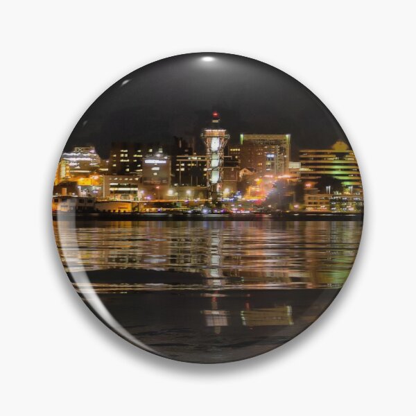 Artikelvorschau, Skyline bei Nacht - Erie, PA entworfen und verkauft von Kathy Weaver.