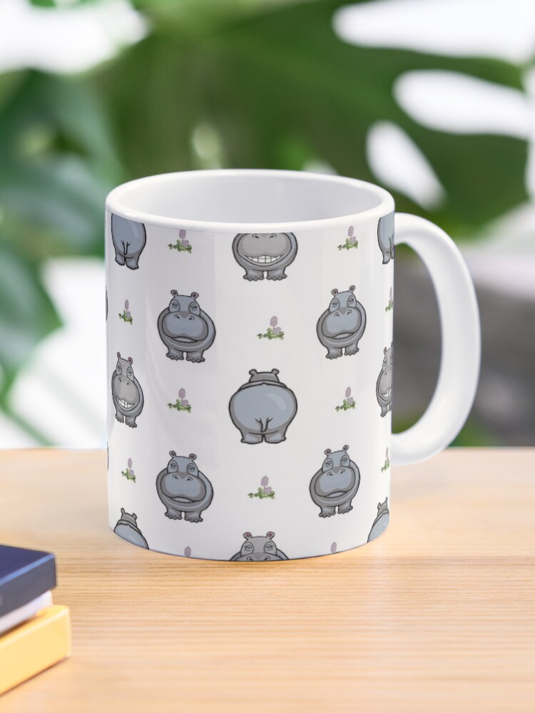 Aperçu 1 sur 6. Mug à café avec l'œuvre Hippopotames, hippopotames, partout créée et vendue par Hippogal.