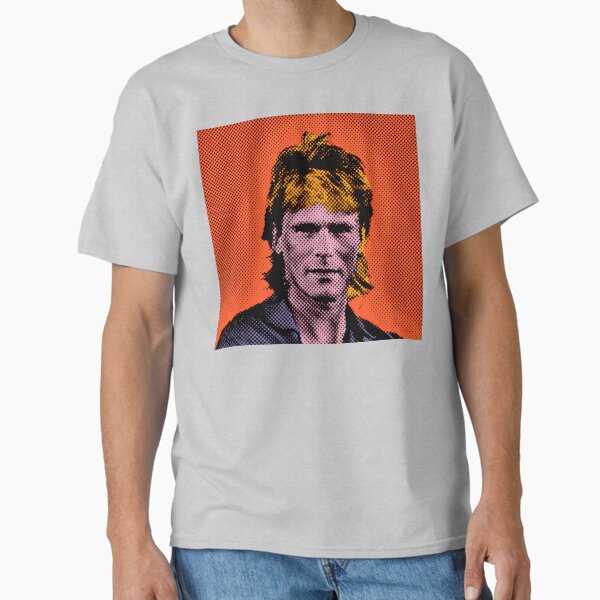 Vista previa del artículo con la obra «Pop Art MacGyver en fondo naranja», diseñado y vendido por OnlyPopArt.