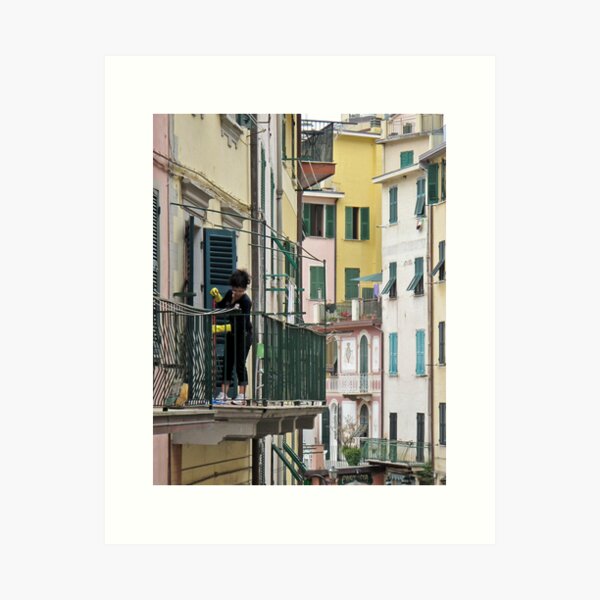 Artikel-Vorschau von street scene in Riomaggiore, designt und verkauft von Anne Scantlebury.