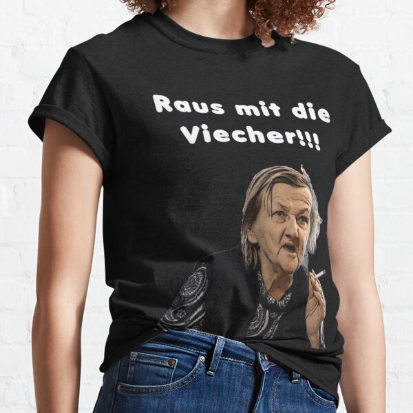 The Ritter family out with Die Viecher Classic T-Shirt