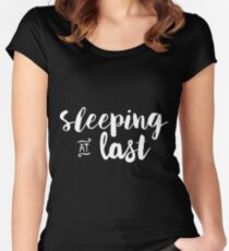 Endlich schlafen Tailliertes Rundhals-Shirt