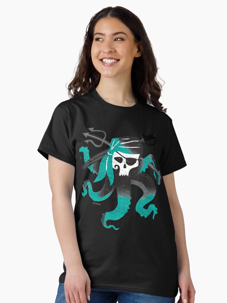Imagen 2 de 7, Camiseta clásica con la obra Descendientes | Uma | Pirate Skull 3, diseñada y vendida por reevesprattx.